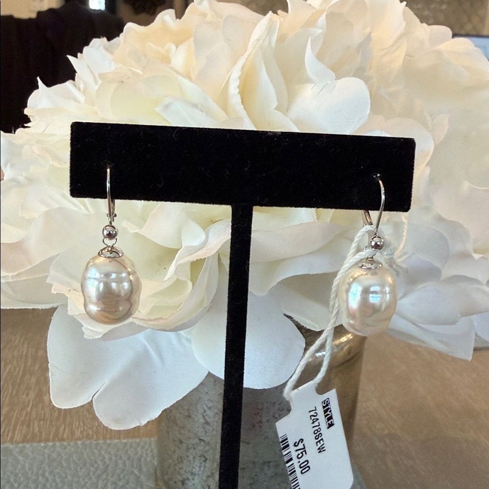 Elegant Pearl Drop Earrings